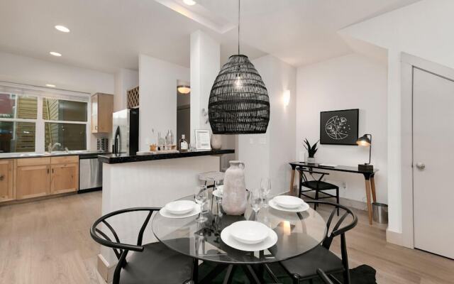 Hip Old Town North Gem! Near Breweries and River!