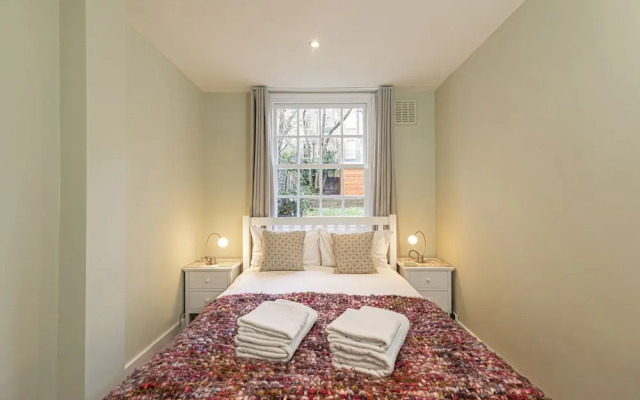 JOIVY Stylish 2 Bed Flat In Notting Hill