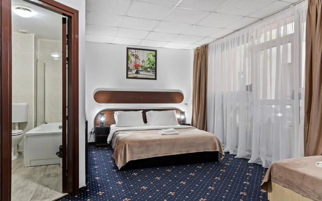 Hotel Charter