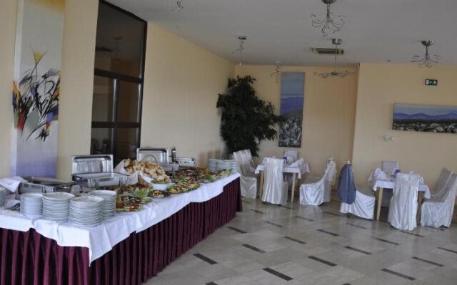 Hotel Piramida Sunca