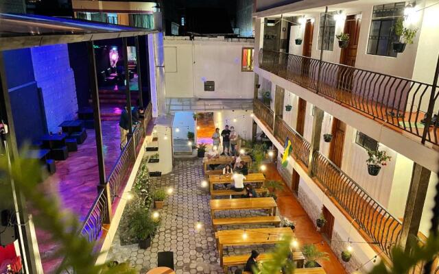 El Jardín Escondido Party Hostel