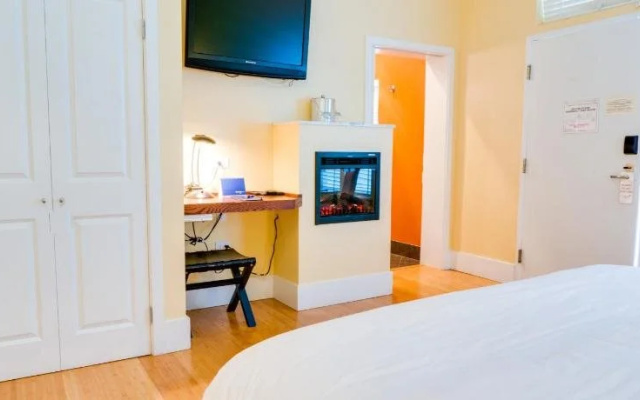 Pacific Blue Inn