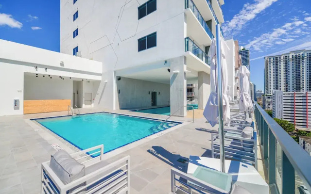 Luxury 3BR with Private Rooftop