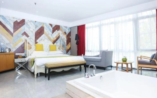 Ceeci Hotel