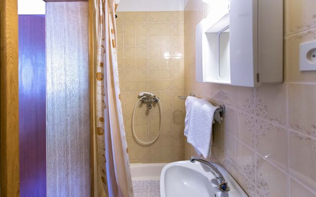 Apartment Rozari - family friendly & sea view: A1-Ivana  Brela, Riviera Makarska