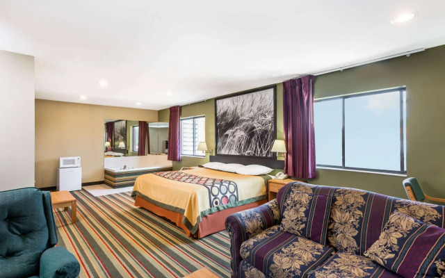 Super 8 by Wyndham Chanute