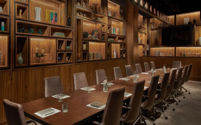 Moxy Downtown Los Angeles