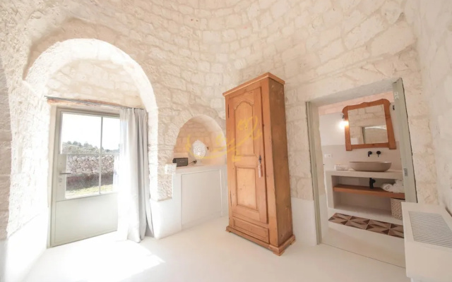 TD I Coni di Pinur Trulli With Scenic Valley View