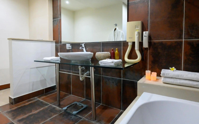Angela Suites Boutique Hotel
