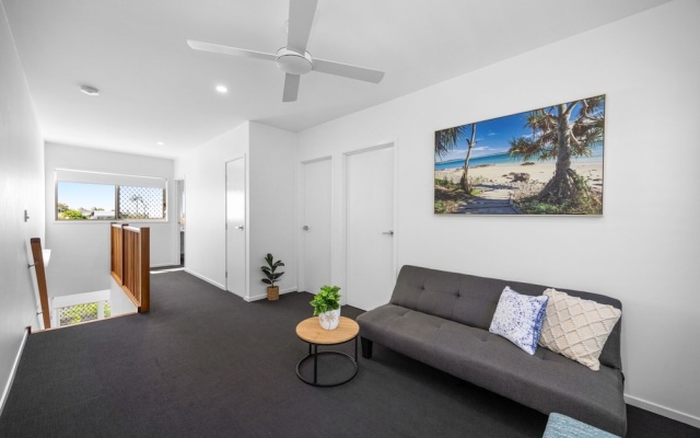 Bright Townhouse Near Maroochydore Beaches – Guest Rooms – Maroochydore