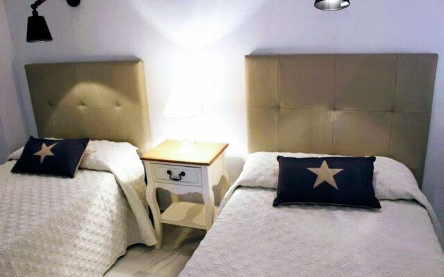 Blue Kingfisher Apartment