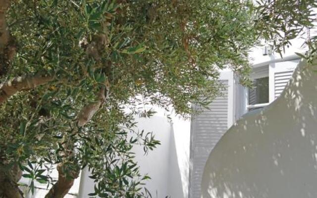 Yiannis Studios