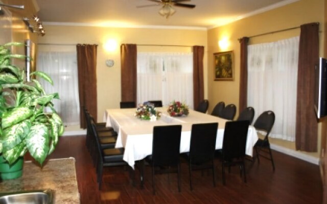 Revelstoke Gateway Inn