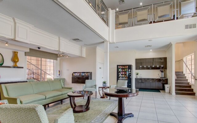 Emerald Suites South