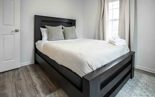 The Greystone - Stay for 12!
