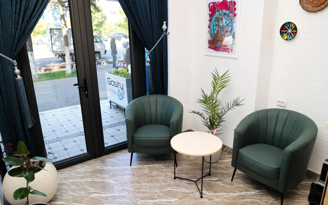 Gosty Hotel