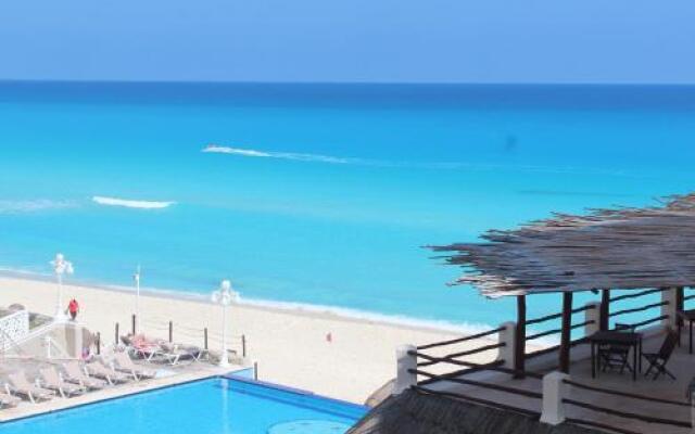 Best Beach Apartments - Cancun Plaza