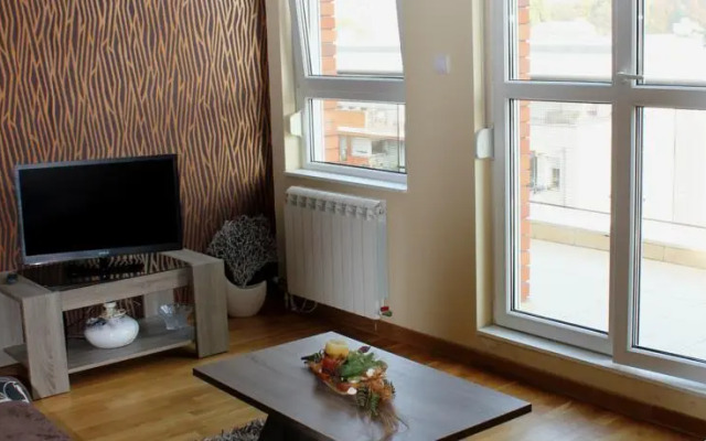 Seventh summit apartments