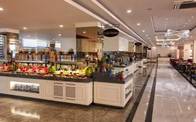 Aydinbey Queen's Palace & Spa - Ultra All Inclusive