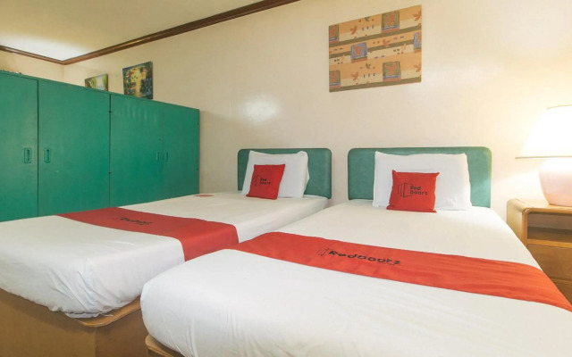 Broadway Court Apartelle
