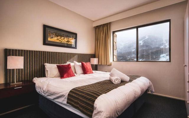 Lantern 1 Bedroom Balcony with mountain and village views