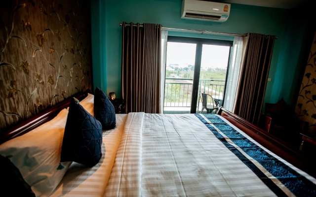 Chunlee Grand Hotel