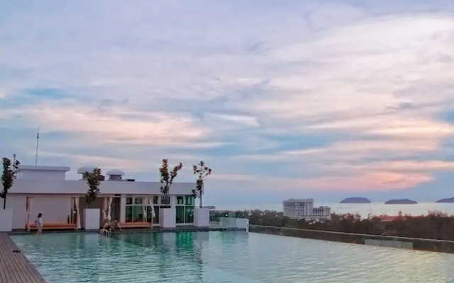 Nature Inspired Loft Rooftop B22B