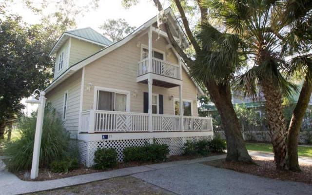 Spacious Two-story Home w/ Porch Views of Golf Course - Steps From Marina