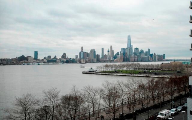 Global Luxury Suites at Hoboken Waterfront