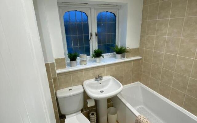 Lovely family home, 5 minutes from the beach