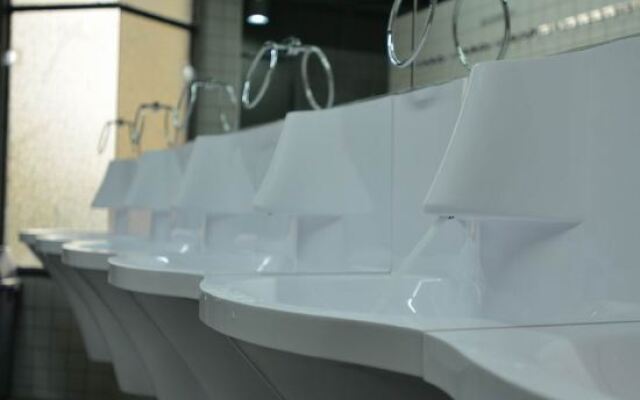 Qiyou Capsule Youth Hostel