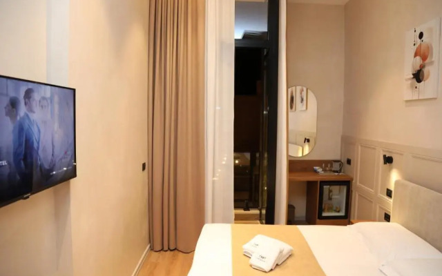 Z art Hotel