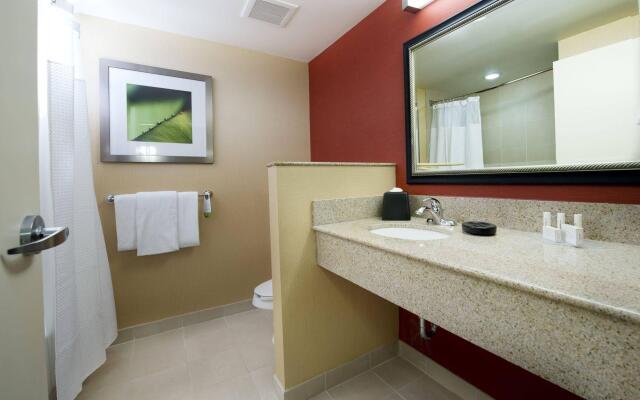 Courtyard by Marriott Mississauga - Airport Corporate Centre West