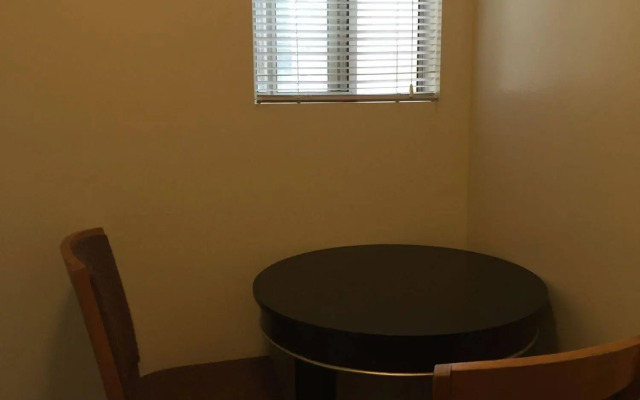 LAX Suites