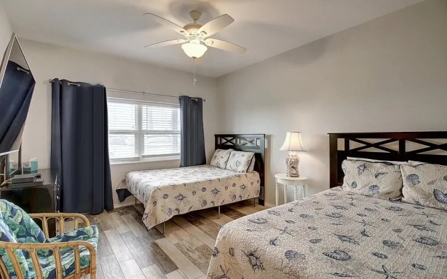 Turtles Pace 2 Bedroom Condo by Redawning
