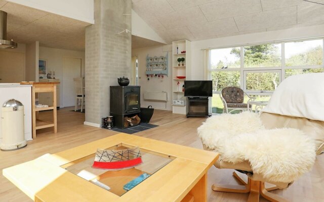 Enticing Holiday Home in Ålbæk near Beach