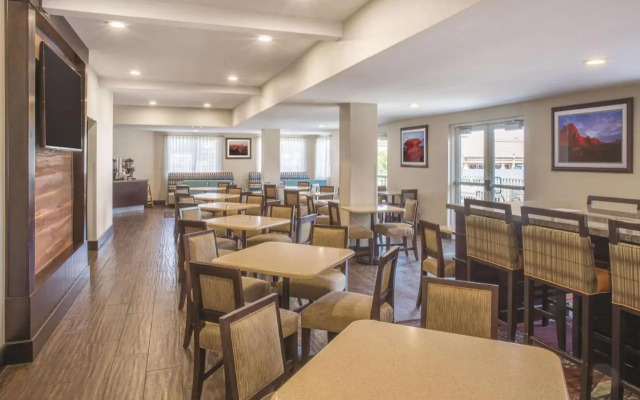 La Quinta Inn #826