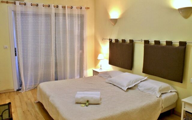 Viva Riviera Cosy 2 Bedrooms balcony