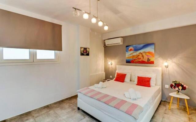 Green-Lux studio 2' from metro Petralona