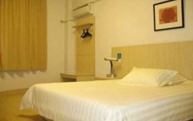 Jinjiang Inn (jiuxing Construction Materials Marke
