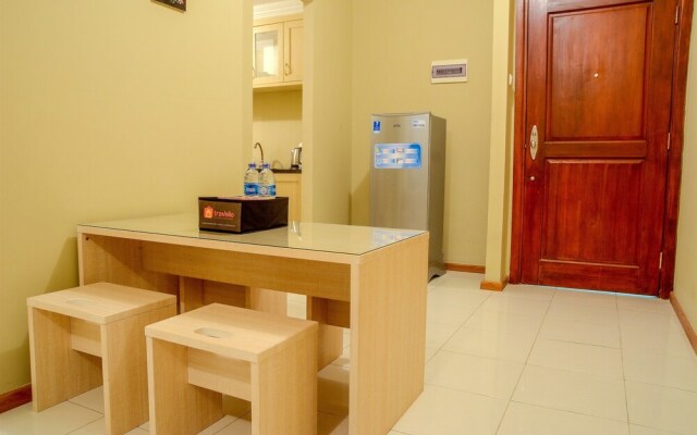 Big 2 BR (76 sqm) Apartment Grand Palace/Pallazo Kemayoran