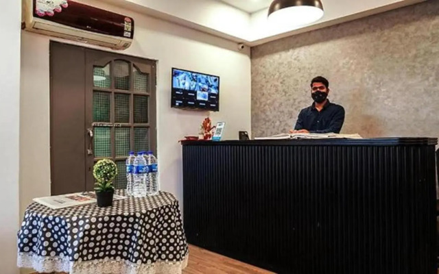 Fabexpress Highway Residency