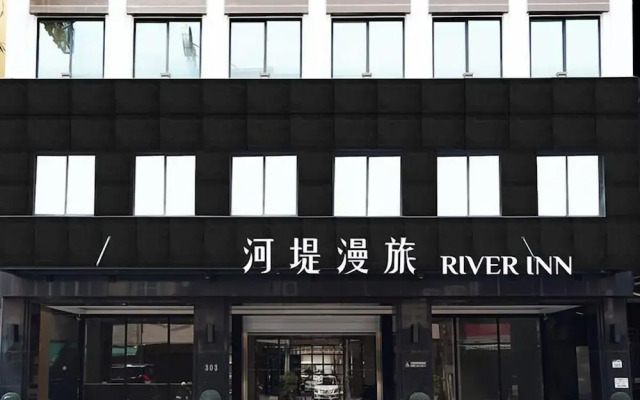 River inn Zili