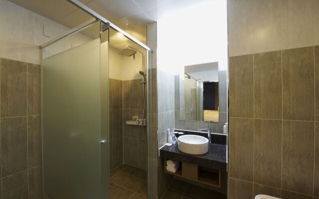 Hotel B