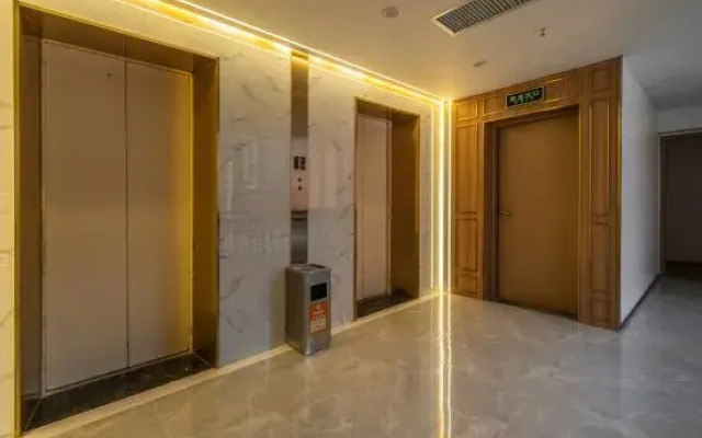 Super 8 Hotel Premier  (Xiamen Railway Station)