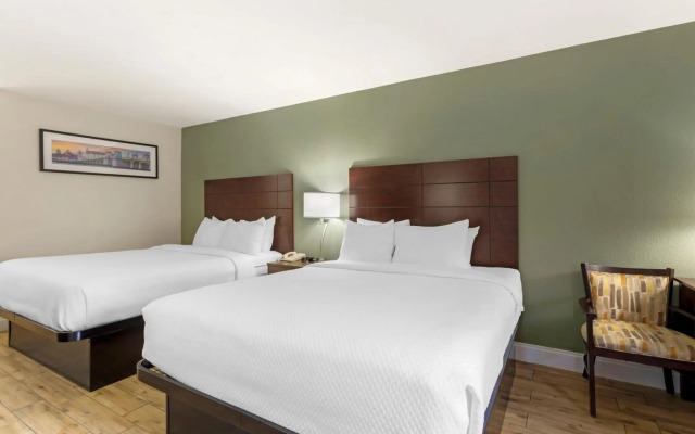 Quality Inn & Suites St Augustine Beach Area