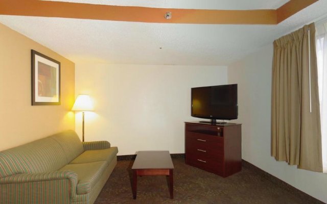 Quality Suites Milwaukee Airport