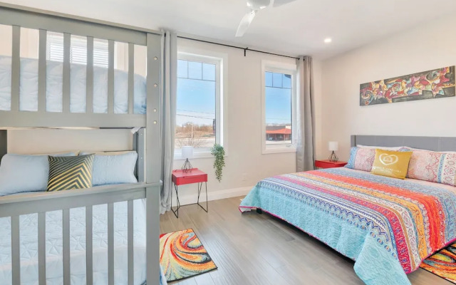 Marvelous New Townhomes for 16 guests