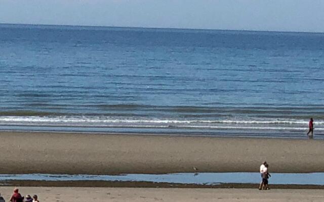 APPARTEMENT 6 PERSONNES CLASSE 2 ETOILES LEBOUCQ Laurent