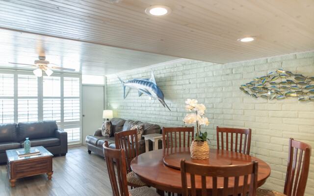 Pearl Marlin 205 by RedAwning